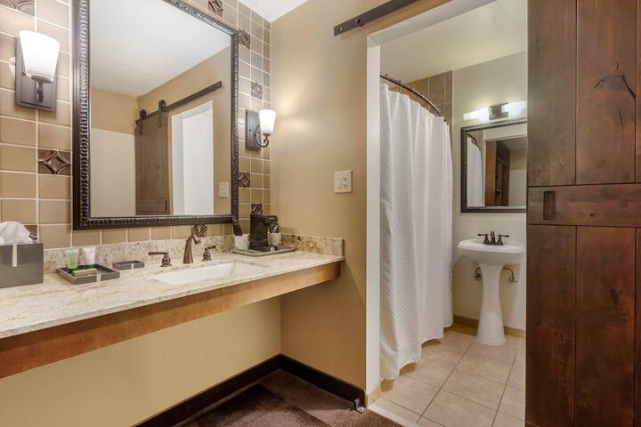 Carlton Oaks Lodge an Ascend Collection Hotel