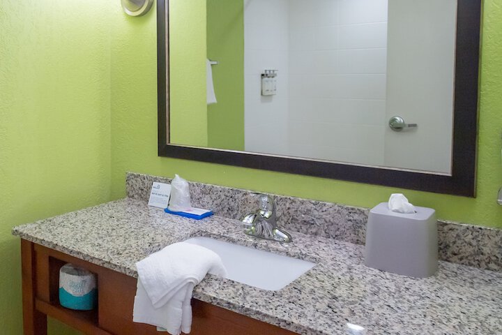 Holiday Inn Express Hickory-Hickory Mart by IHG