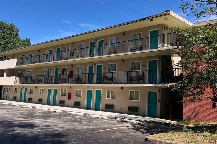 Hotel 4 of 130