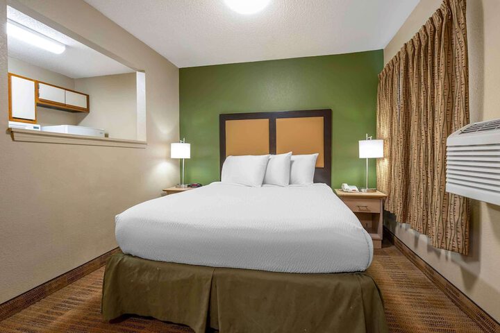 Room 19 of 28