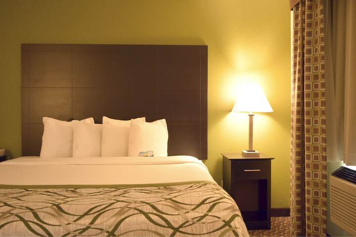Room 5 of 25