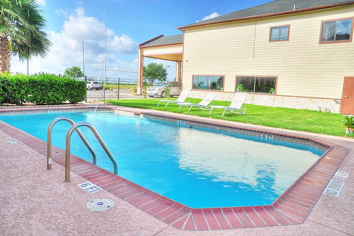 Pool 8 of 53