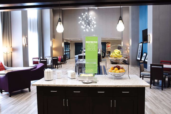 Hampton Inn & Suites Des Moines / Urbandale