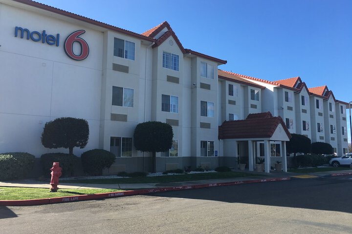Motel 6 Dixon CA