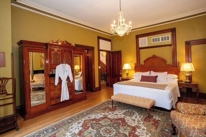 Room 25 of 141