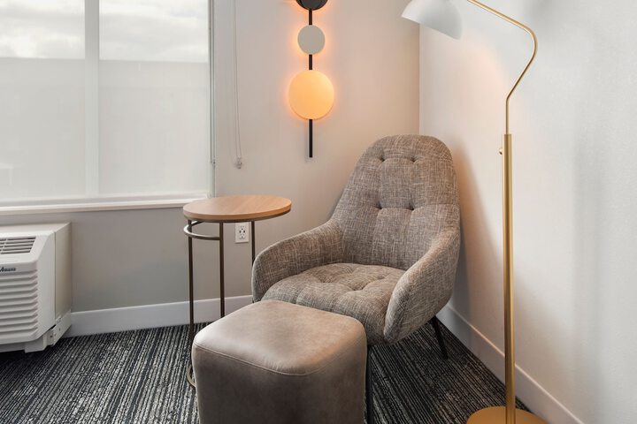 Room 11 of 28