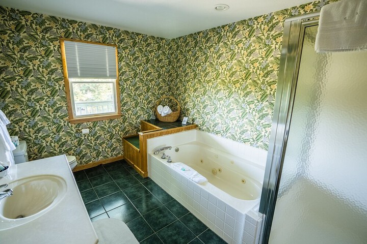 Ocracoke Harbor Inn