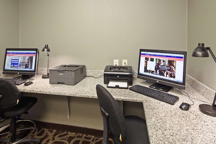 Business Center 26 of 26