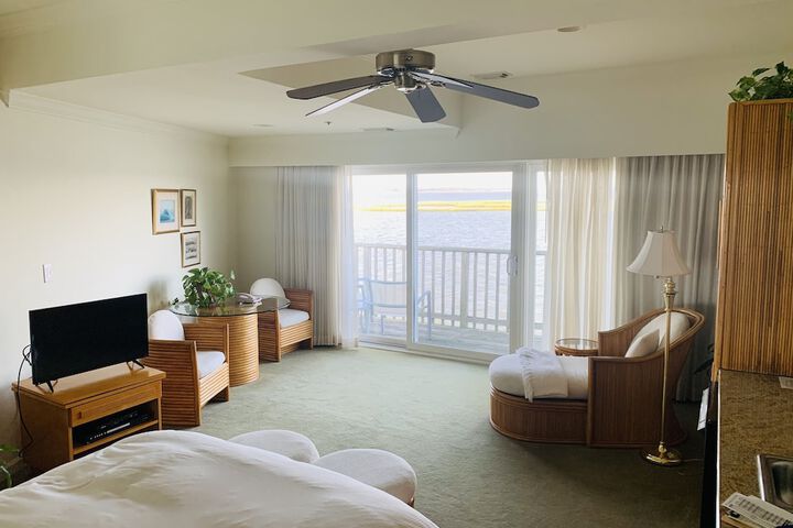 Room 21 of 76