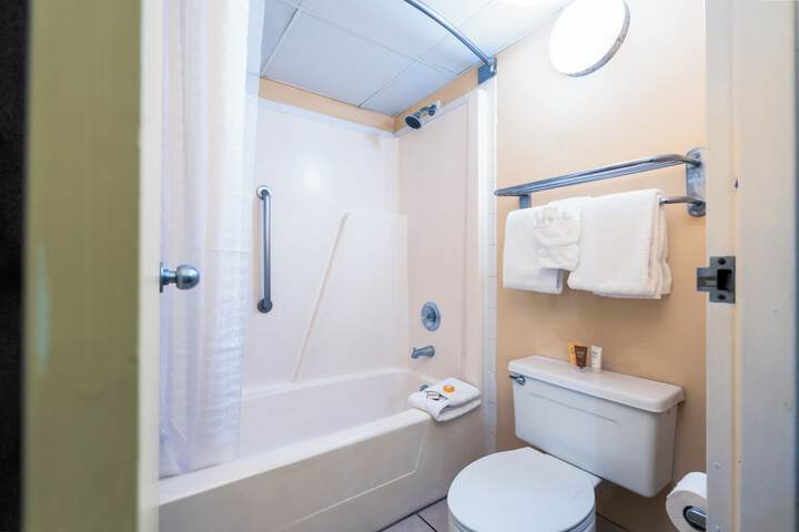 MCM Grande Hotel FunDome Odessa