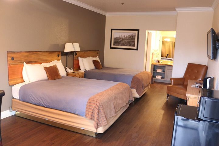 Room 27 of 51