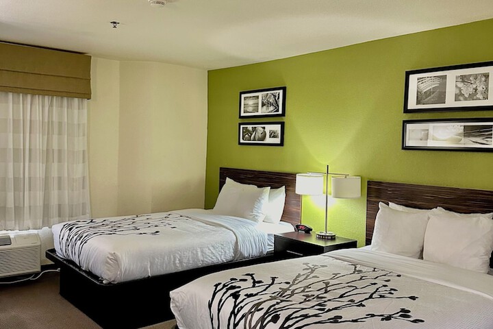 Room 25 of 34