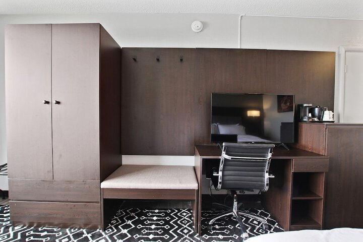Room 47 of 148
