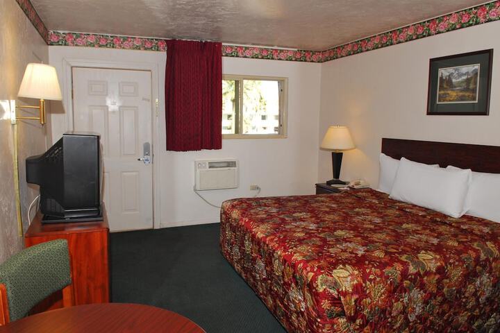 Room 27 of 34