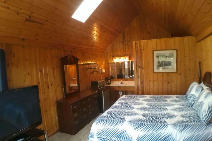 Room 11 of 25