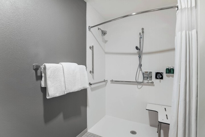 Room 12 of 25
