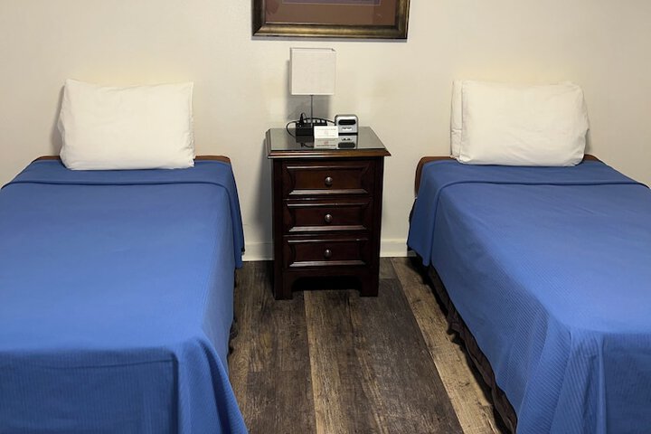 Room 32 of 68