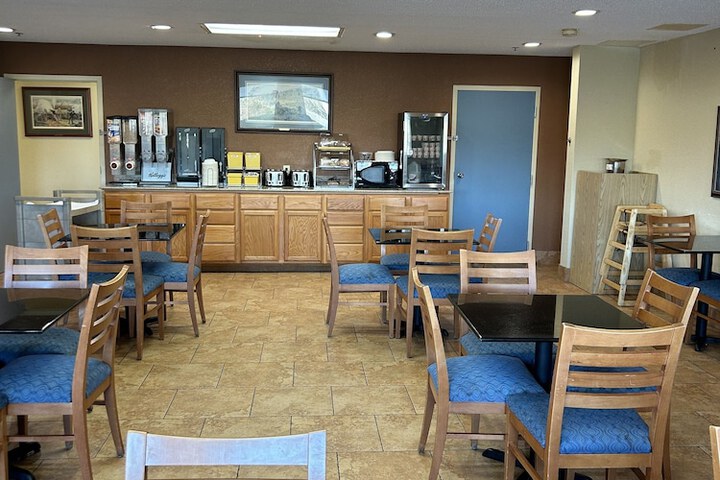 Breakfast/Coffee Service 19 of 22