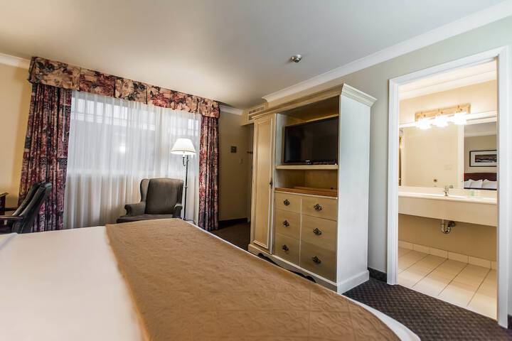 Quality Inn & Suites Garden of the Gulf