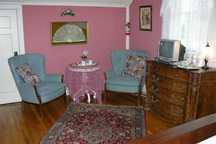 BARRETTA GARDENS INN