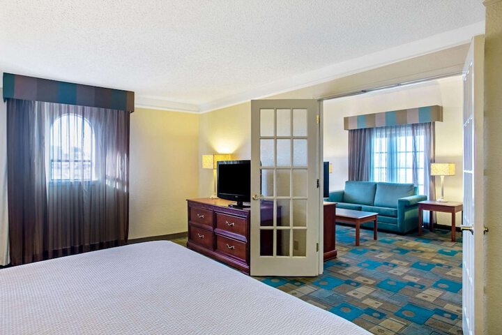 Room 14 of 30