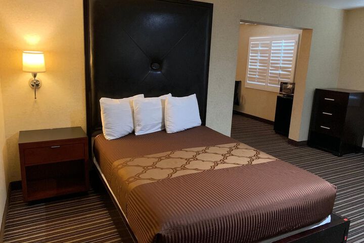 Room 28 of 37