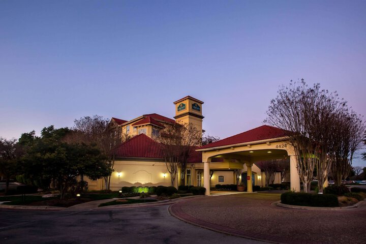Hotel 2 of 30
