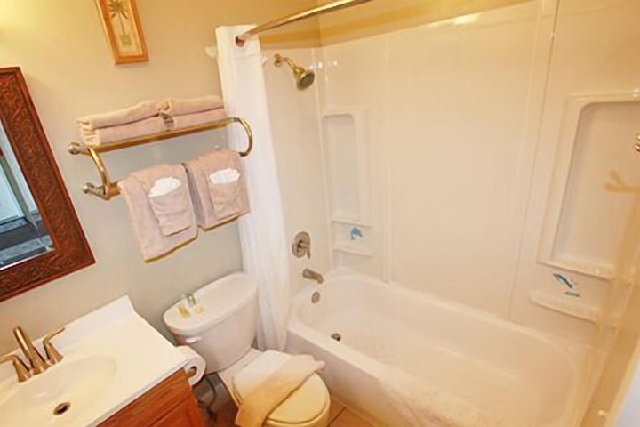 Beachwood Condos & Resort