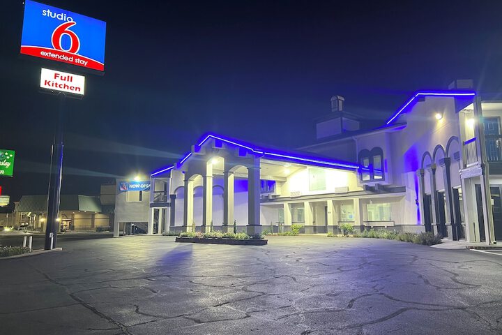 Hotel 6 of 56
