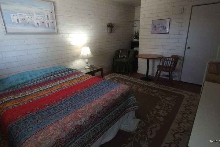 Room 8 of 8