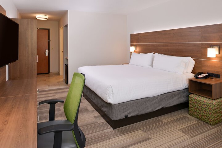 Holiday Inn Express & Suites Parkersburg-Mineral Wells by IHG