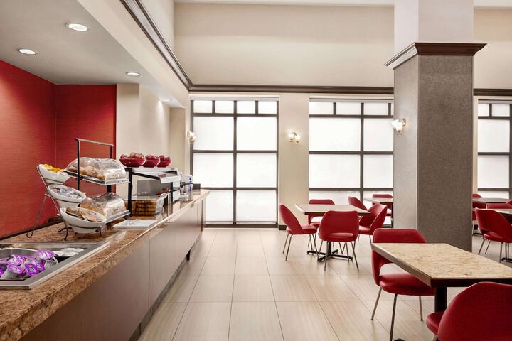 Ramada by Wyndham Suites Orlando Airport