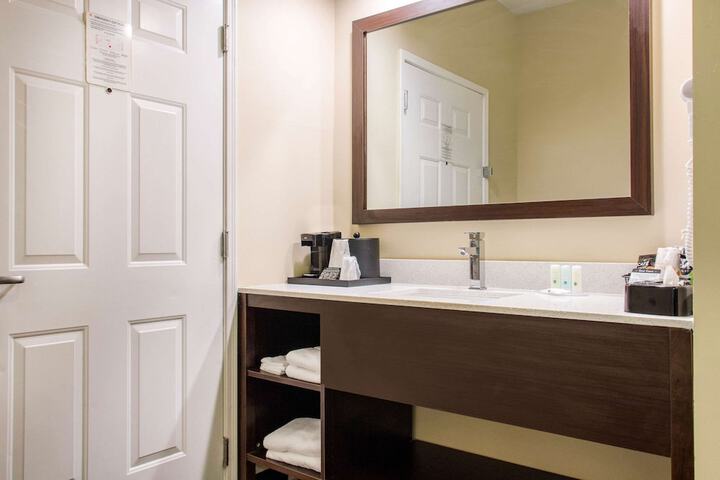 Room 20 of 34
