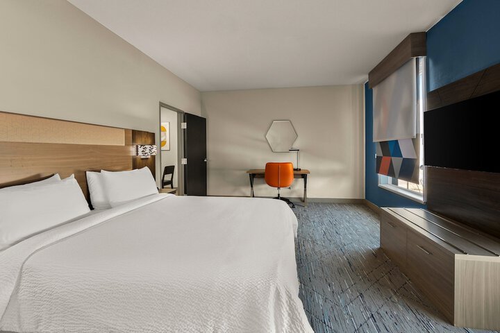 Room 10 of 45