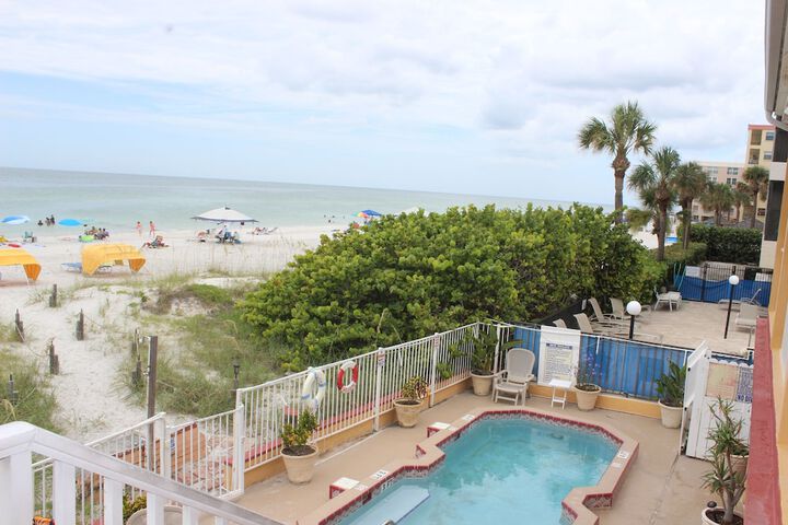 Schooner Hotel