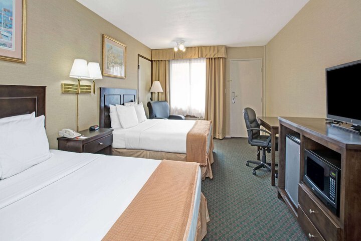 Room 9 of 21