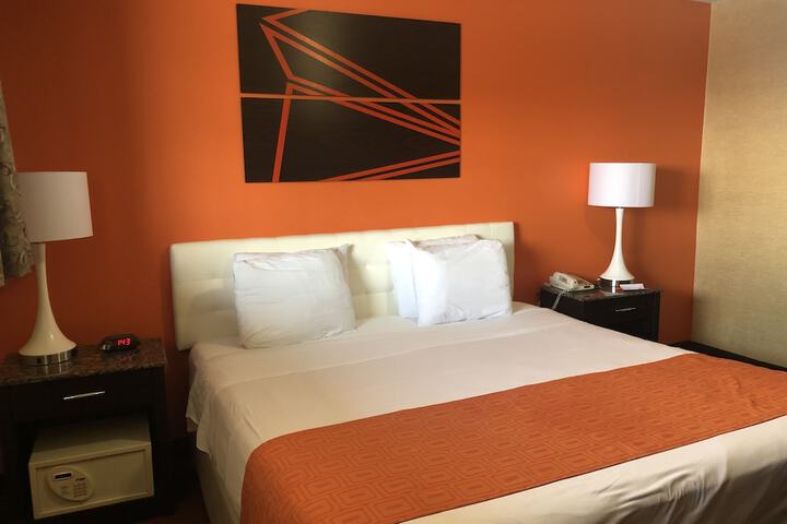 Room 9 of 22