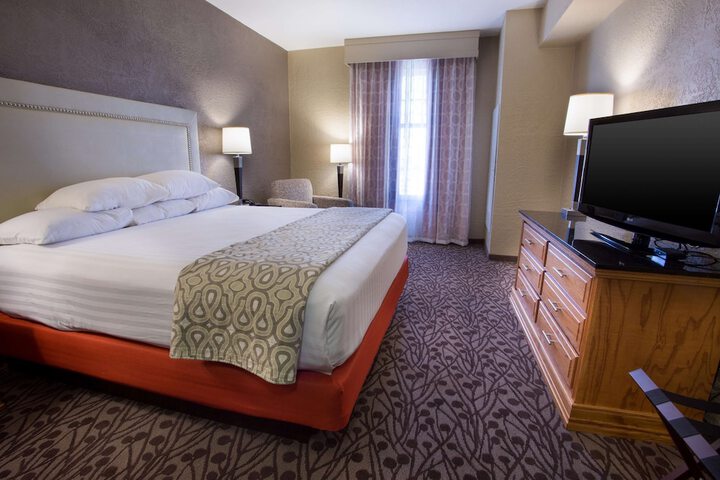 Room 8 of 38