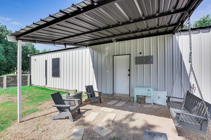 Dog-friendly Home w / Yard & Fire Pit in Midlothian