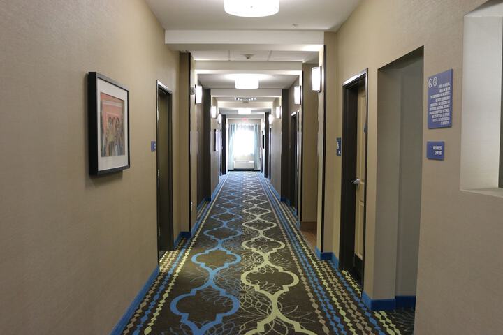 Ballroom/Hall 38 of 41