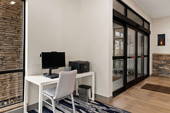 Business Center 29 of 29