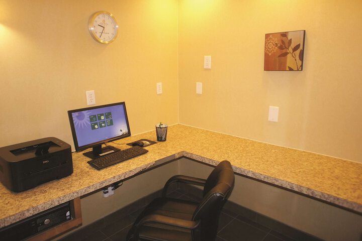 Business Center 42 of 44