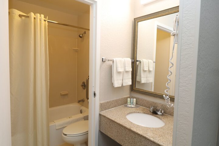 Room 26 of 35