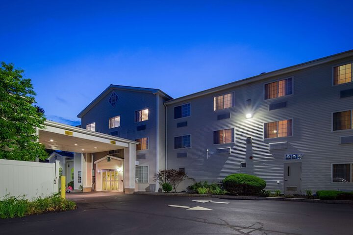 Hotel 2 of 49