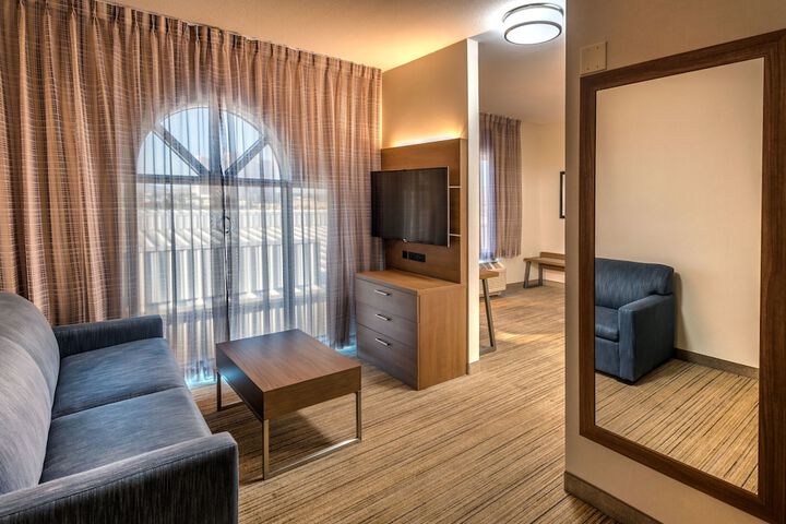 Room 14 of 33