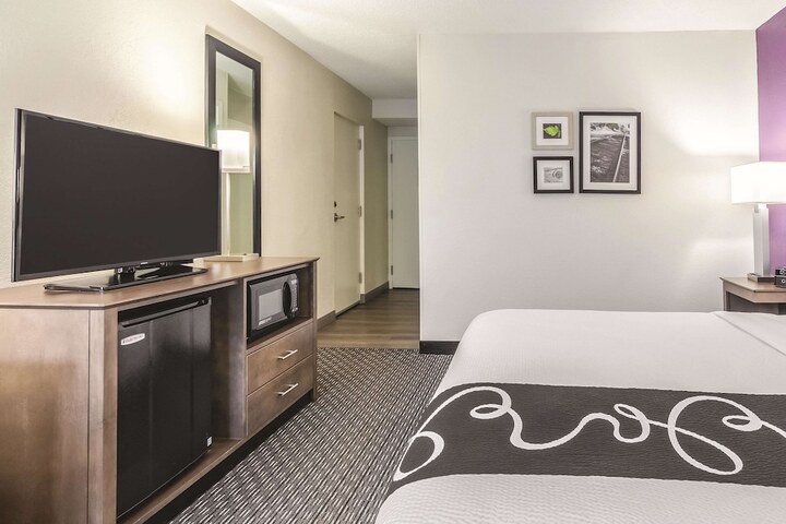 Room 16 of 53