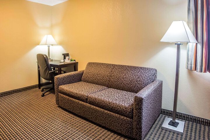 Room 14 of 32