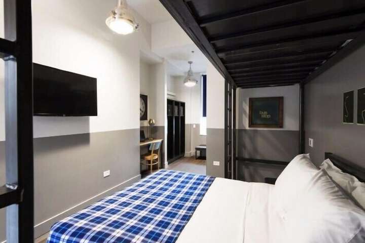 Room 33 of 54