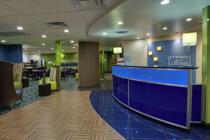 Holiday Inn Express Suites Plant City by IHG