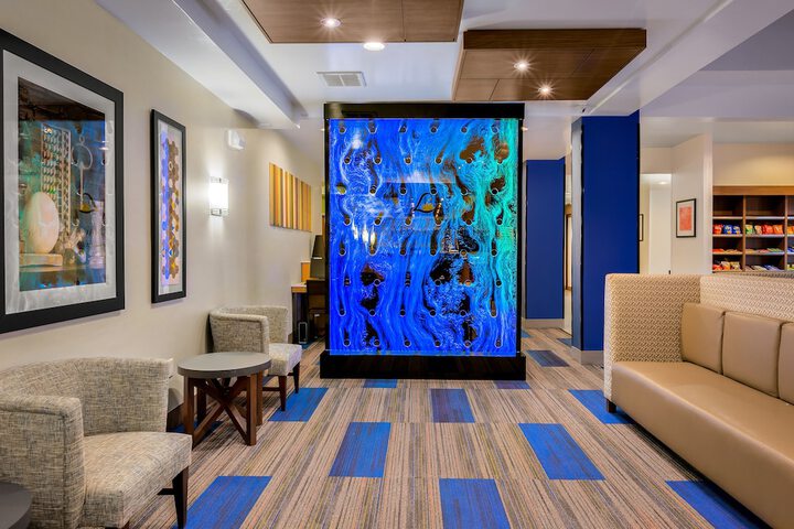 Holiday Inn Express & Suites Oroville Lake by IHG
